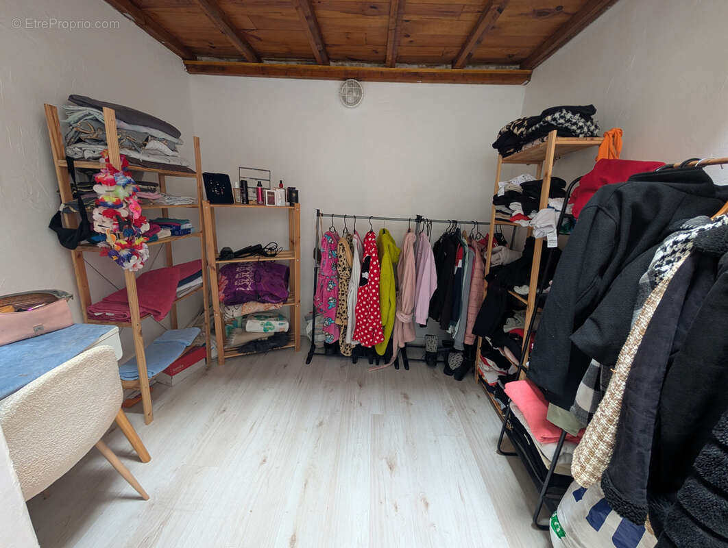 Maison à SAINT-LAURENT-DE-LA-SALANQUE