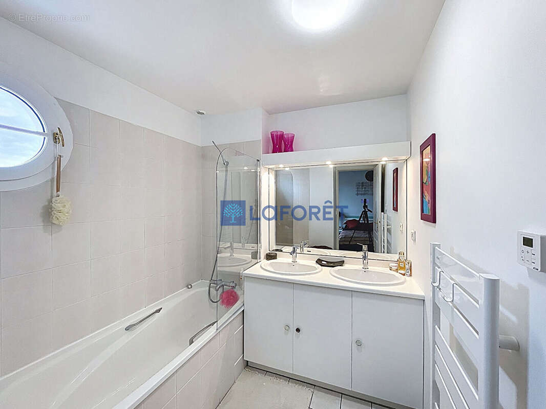 Maison à SAINT-PIERRE-DU-PERRAY