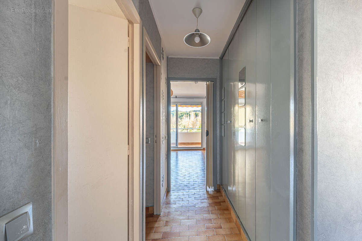 Appartement à CARRY-LE-ROUET