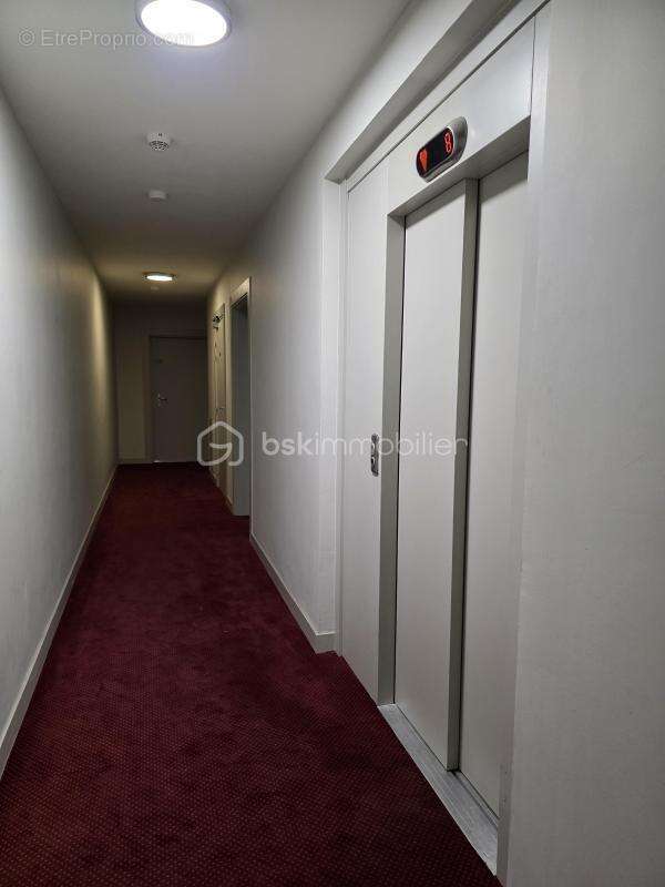 Exclusivité – Bel appartement T4/T5 de 93 m² au 8ème étage, terrasse plein ciel & double parking – Ginko - photo 13