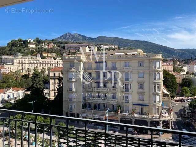 MENTON Centre - Superbe appartement Plein Centre  Ville de 105m2 - Vue Panoramique - photo 2