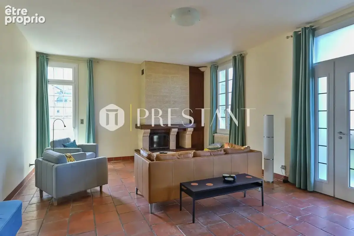 ST EMILION - LIBOURNE - grande maison avec piscine en bon état - résidence principale ou chambres d'hôtes - photo 2