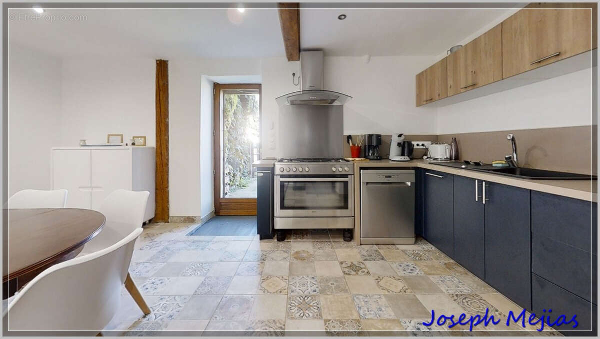 Propriete pierre renovee 332 m2   vue panoramique   gite   1,2 ha - photo 10