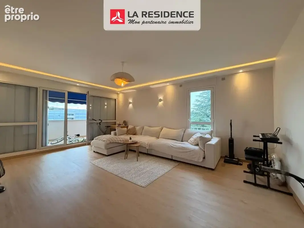 Appartement 6 pièces 106 m² à vendre à Velizy-Villacoublay (78140) - photo 2