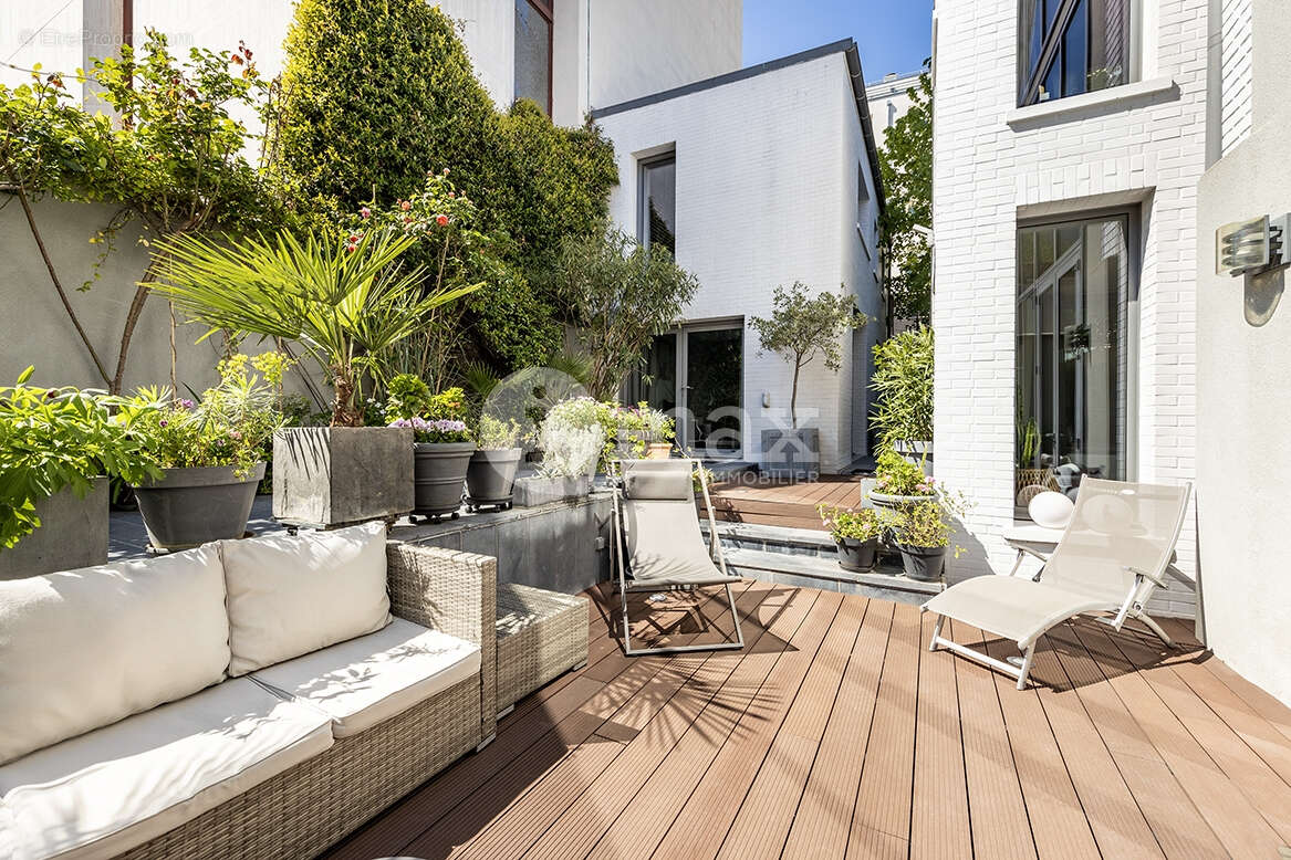 Maison à COURBEVOIE