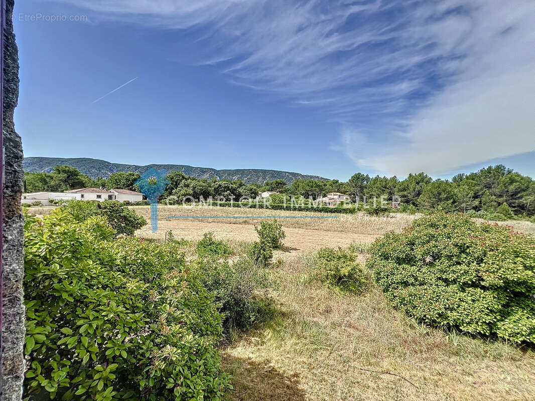 Maison à MAUBEC