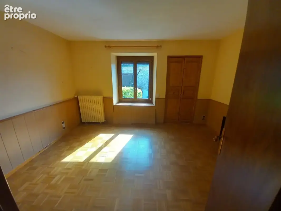 Maison de village 186 m2 habitables avec dépendances, studio et grand terrain - photo 14