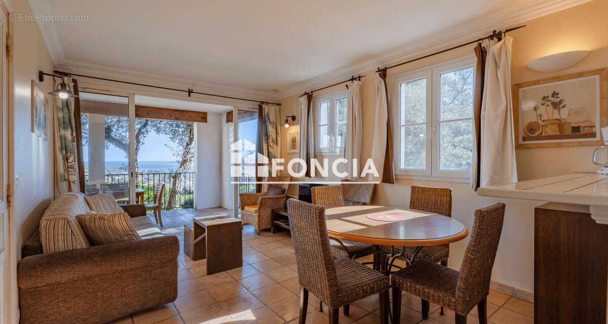 Appartement à GRIMAUD
