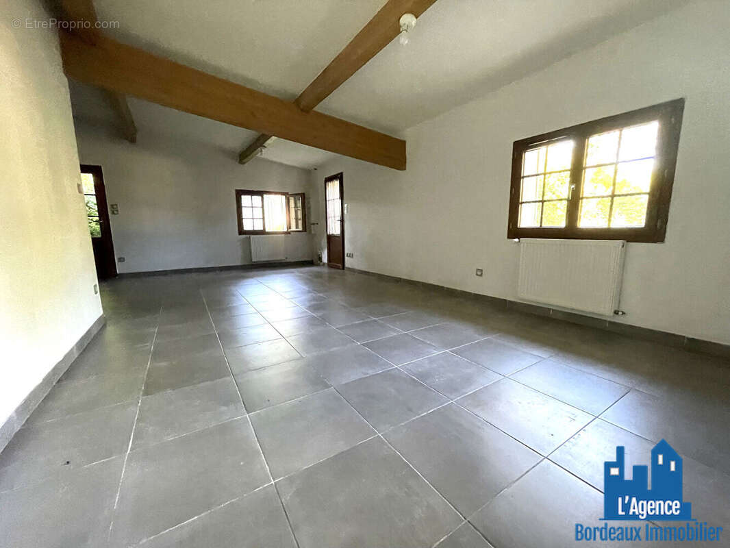 Maison à CAMBLANES-ET-MEYNAC