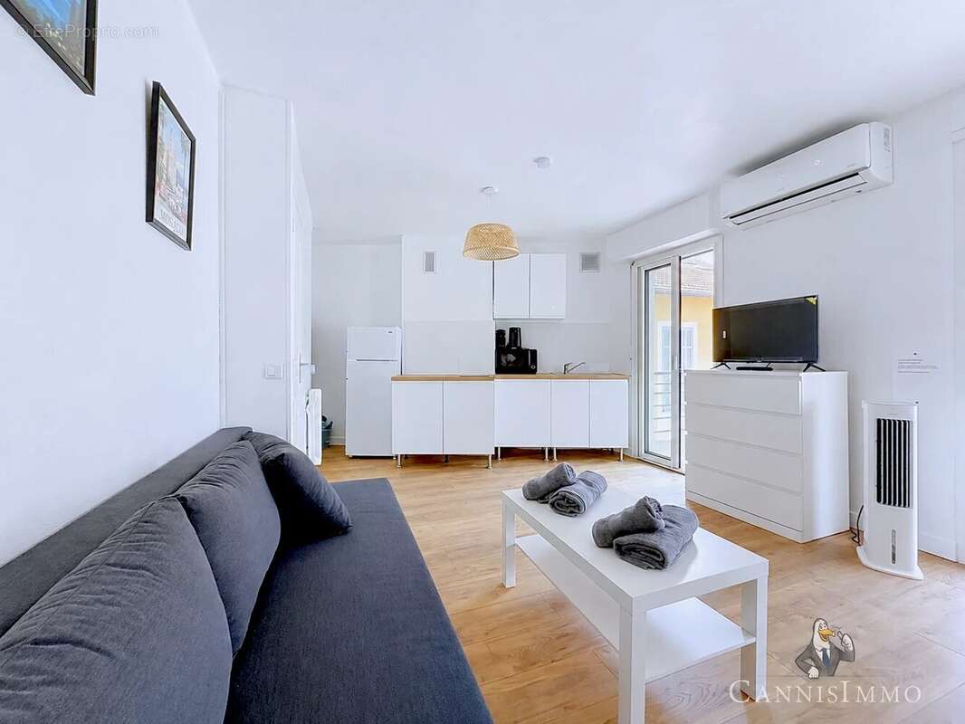 Cannes centre - grand studio coin nuit balcon - photo 2