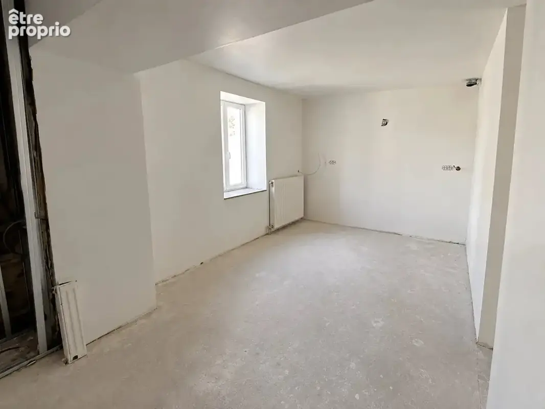Maison de village à rénover avec grange – Deux-Chaises - photo 3