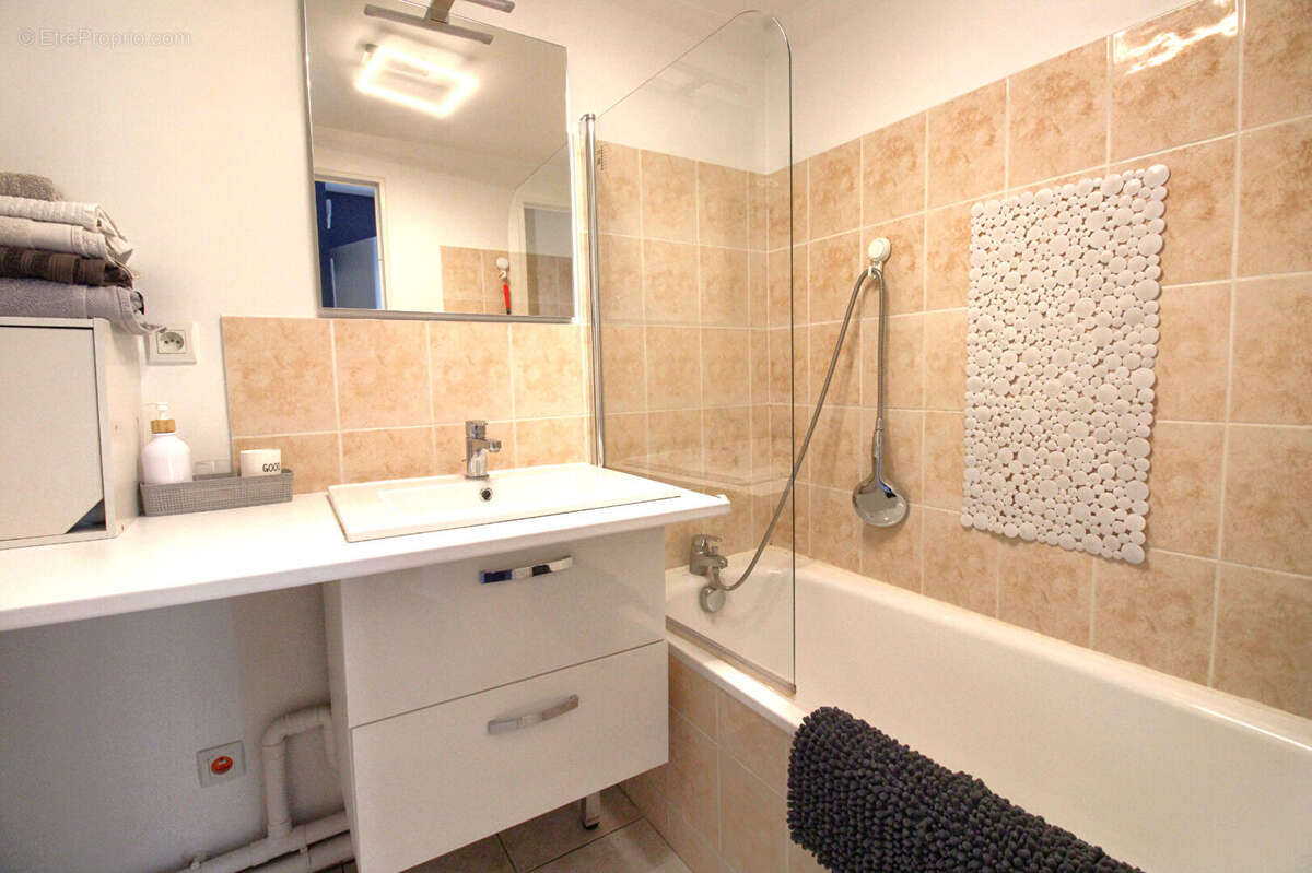 Appartement à SAINT-JACQUES-DE-LA-LANDE