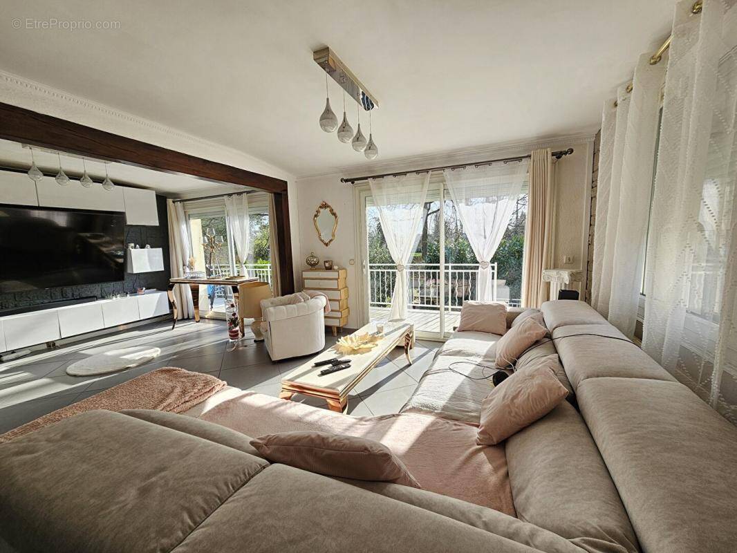 Maison à LE PERRAY-EN-YVELINES