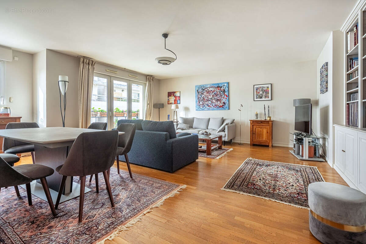 Appartement à LEVALLOIS-PERRET