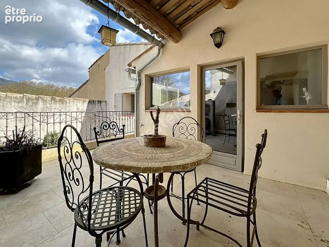 Cucuron - Une maison de village qui a tout d'une grande ! - photo 3