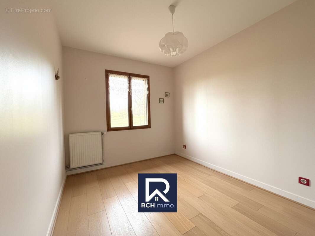 Maison à OYTIER-SAINT-OBLAS