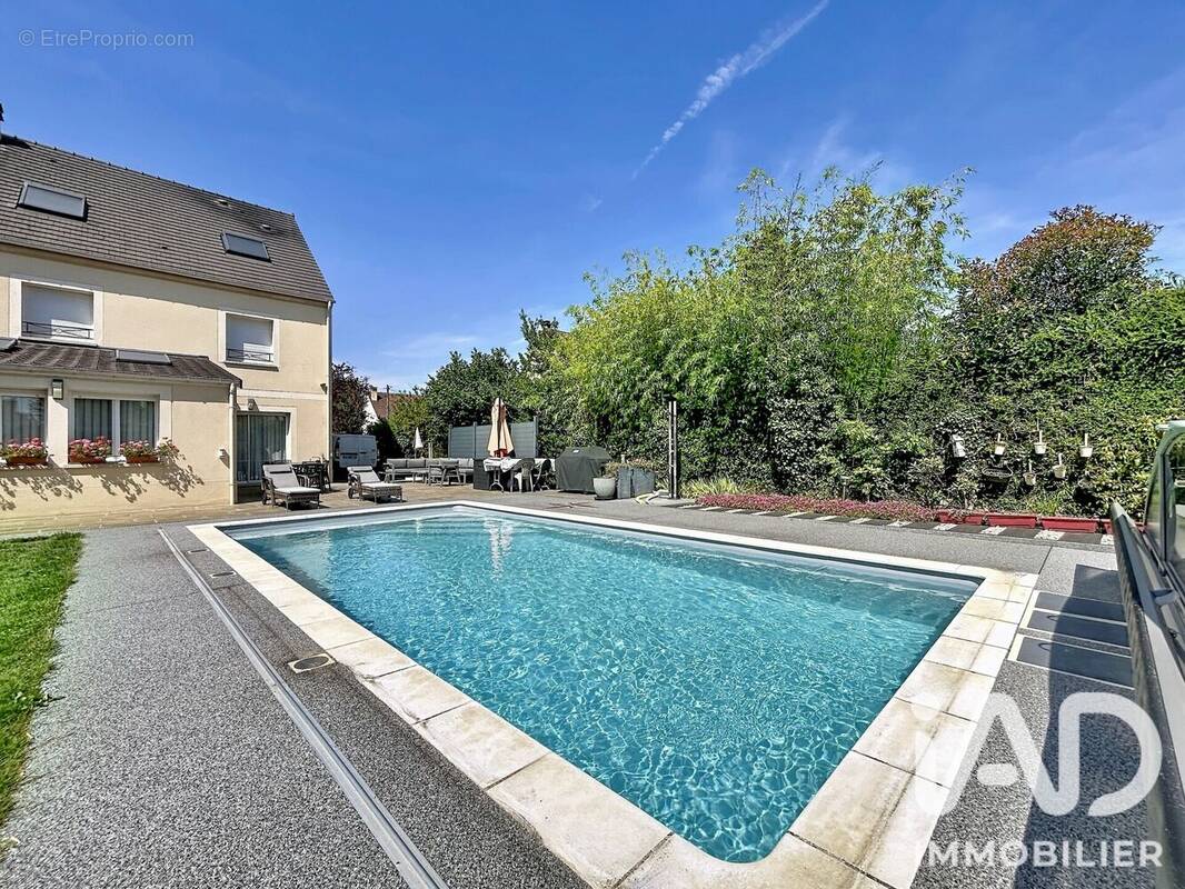 Photo 1 - Maison à VILLENEUVE-SAINT-DENIS