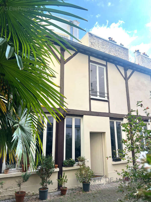 Appartement à PARIS-11E