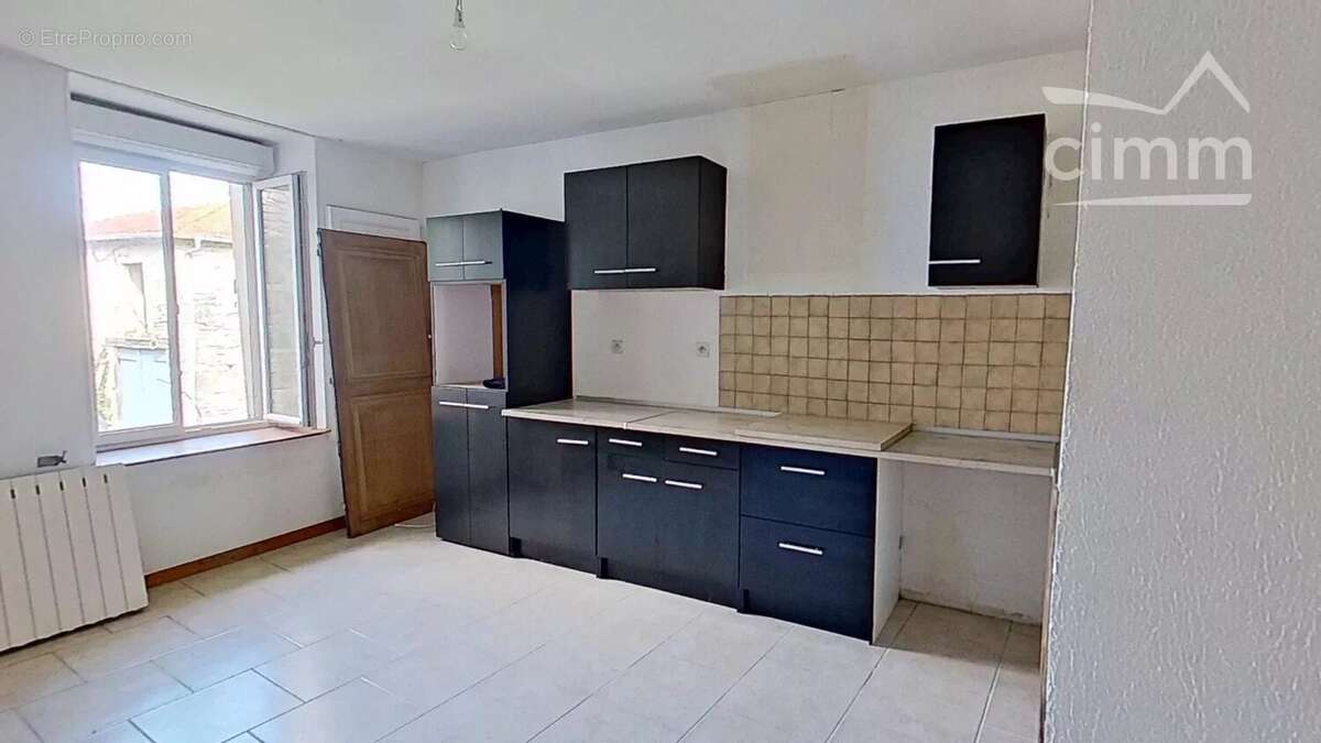 A VENDRE Maison de ville à rénover - photo 6
