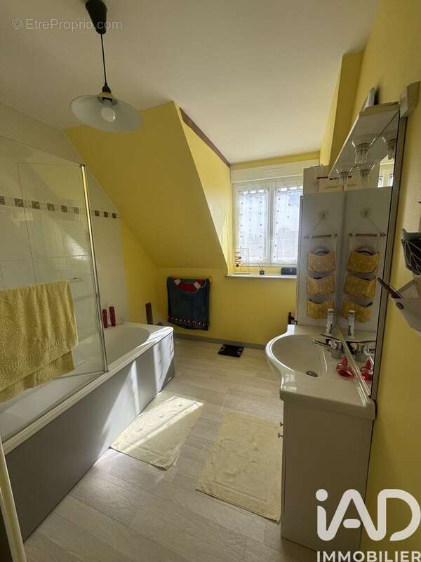 Maison 228 m² à Ecalles-Alix  - photo 8