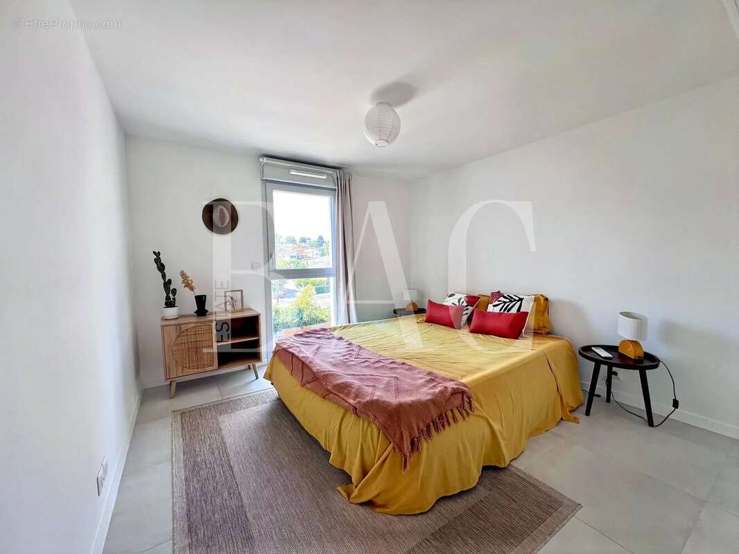 Vue mer panoramique pour ce superbe appartement lumineux 4 pièces à Antibes - photo 6