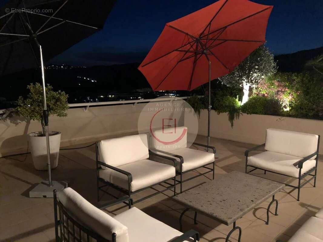 Appartement à MANDELIEU-LA-NAPOULE