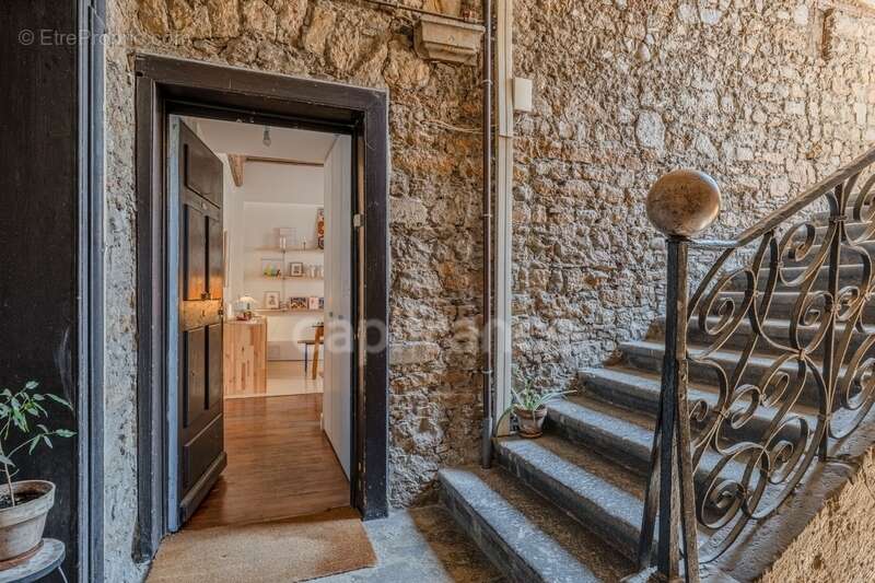 Appartement à vendre 4 pièces LYON 1ER ARRONDISSEMENT (69) - photo 4