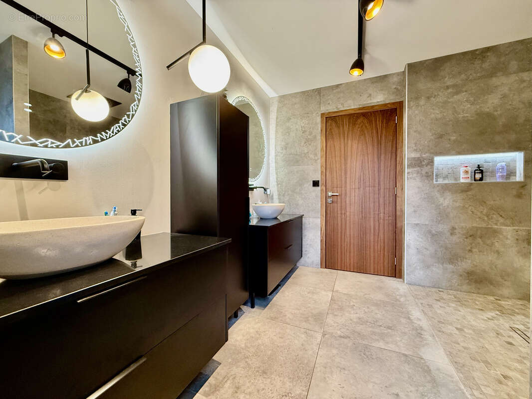 Maison à SAINT-CHEF