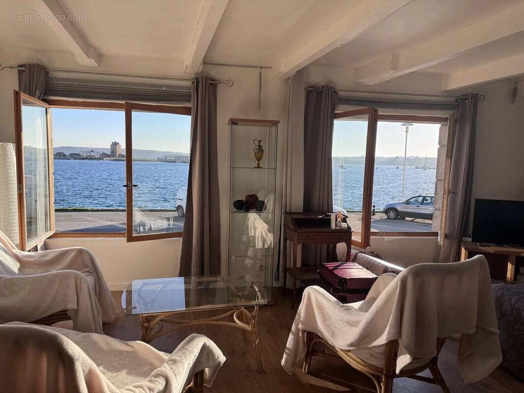 Commerce à CAMARET-SUR-MER