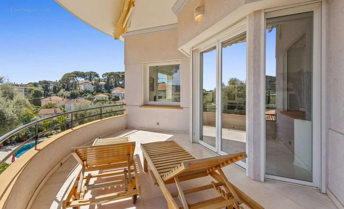 Appartement à LE CANNET