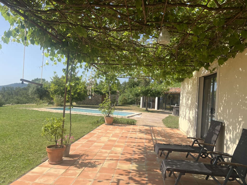 Maison à BESSE-SUR-ISSOLE