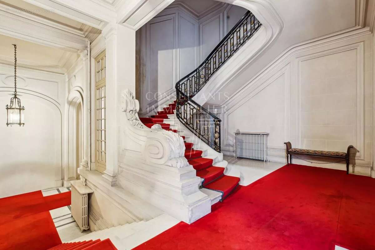 Appartement à PARIS-17E