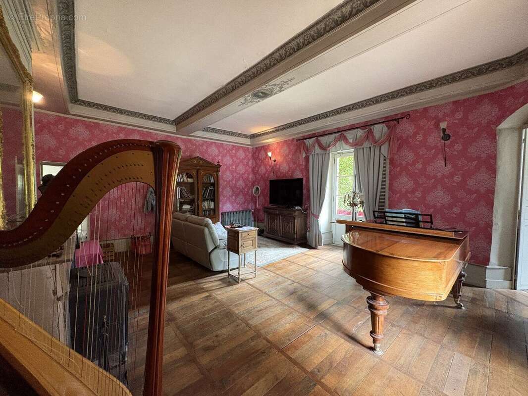 Maison à LAGRAULIERE