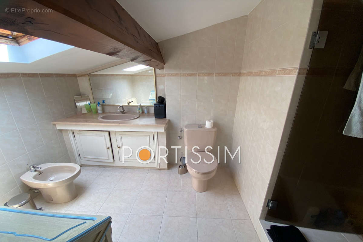 Maison à SAINT-LAURENT-DU-VAR