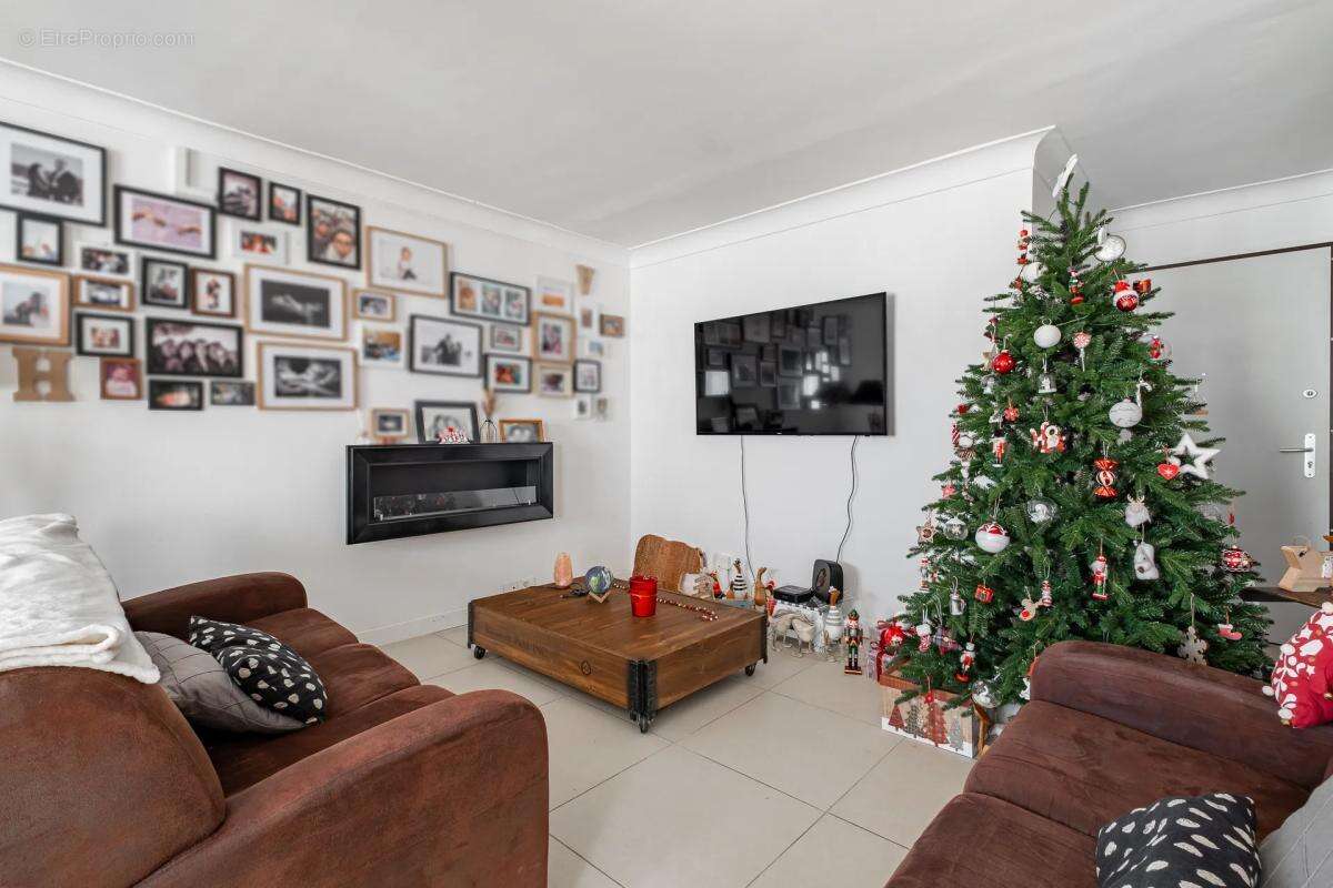 Appartement à COGOLIN