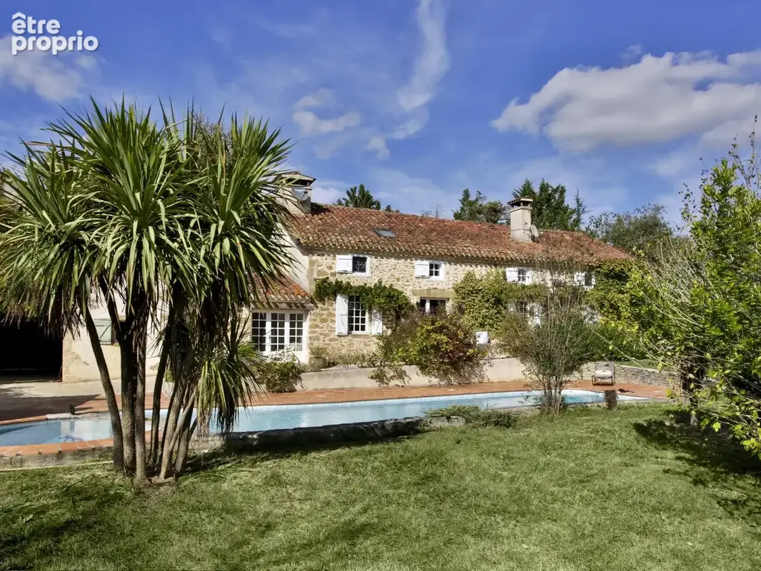 Maison à VIC-FEZENSAC