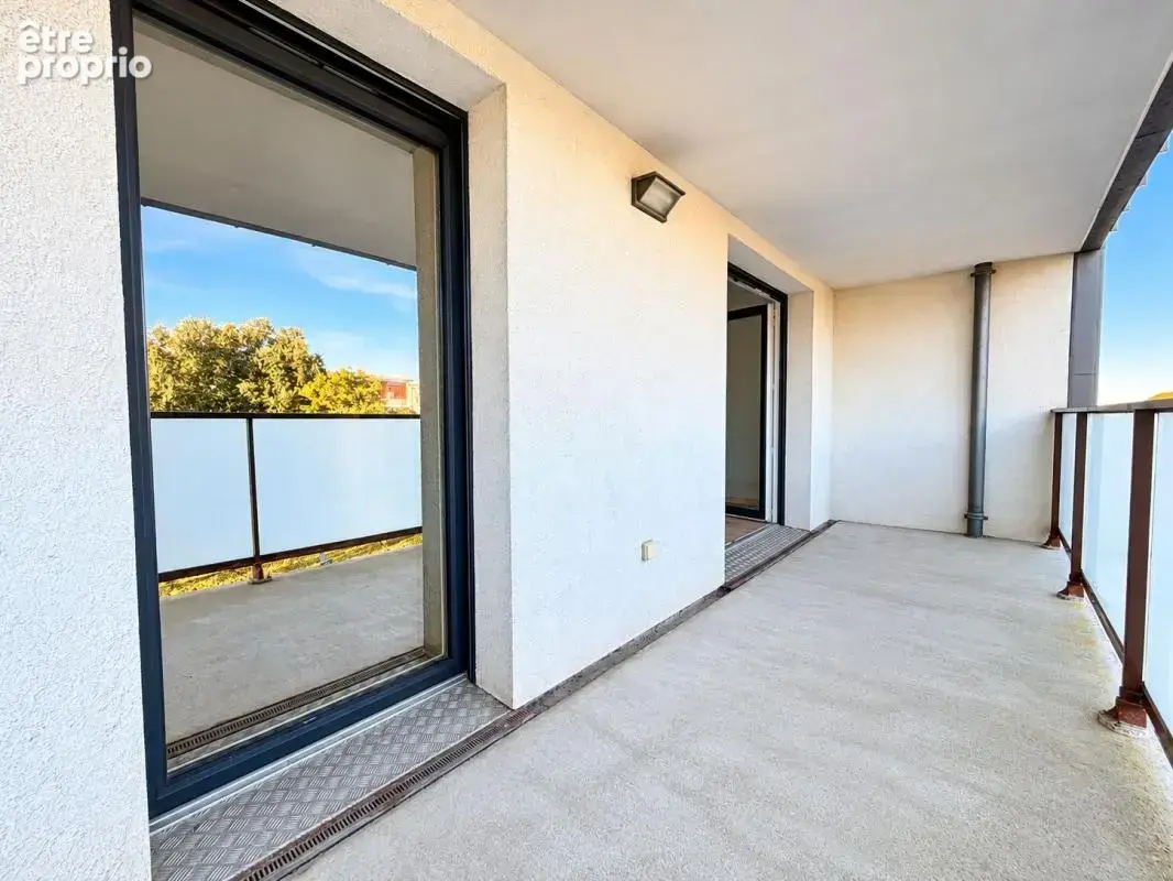 LA ROCHELLE – Appartement T2 avec grand balcon, parking sécurisé et cellier - photo 11