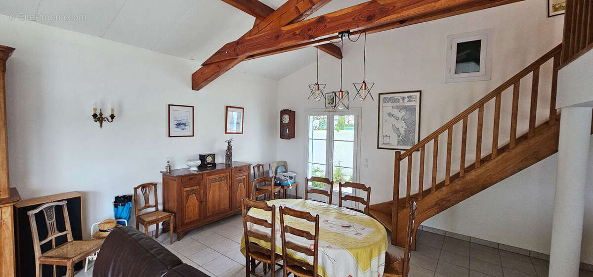 Maison à LES PORTES-EN-RE