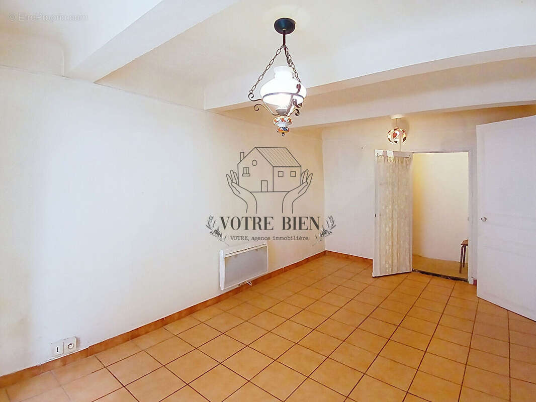 Maison à SAINTE-TULLE