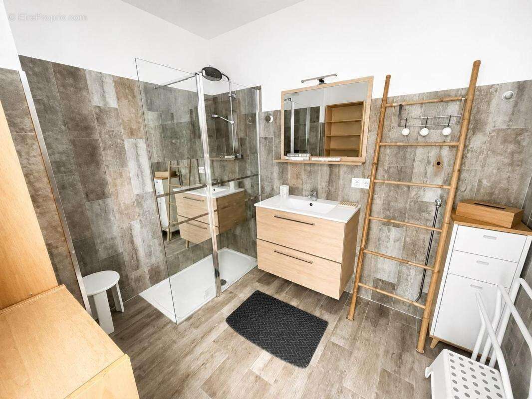 A vendre : t3 de 79m² avec terrasse / parking / grenier - grimaud - 83310 - photo 5