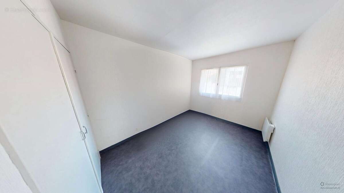 Chambre 2 - Appartement à MALESHERBES