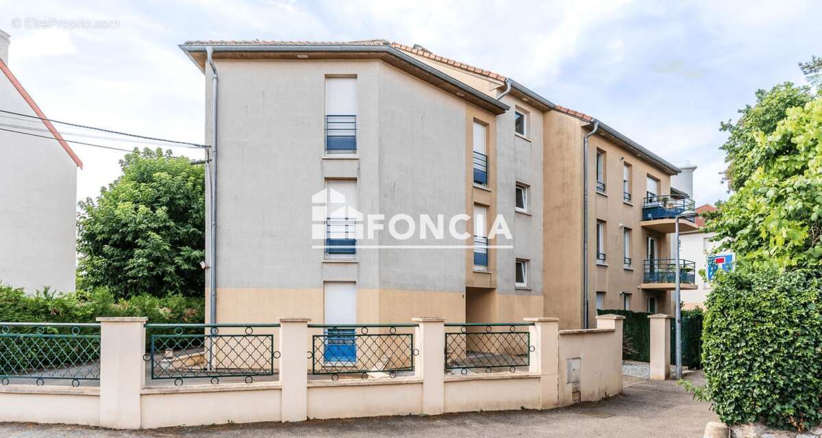 Rez-de-chaussée lumineux avec extérieur, cave et garage privatif - photo 9