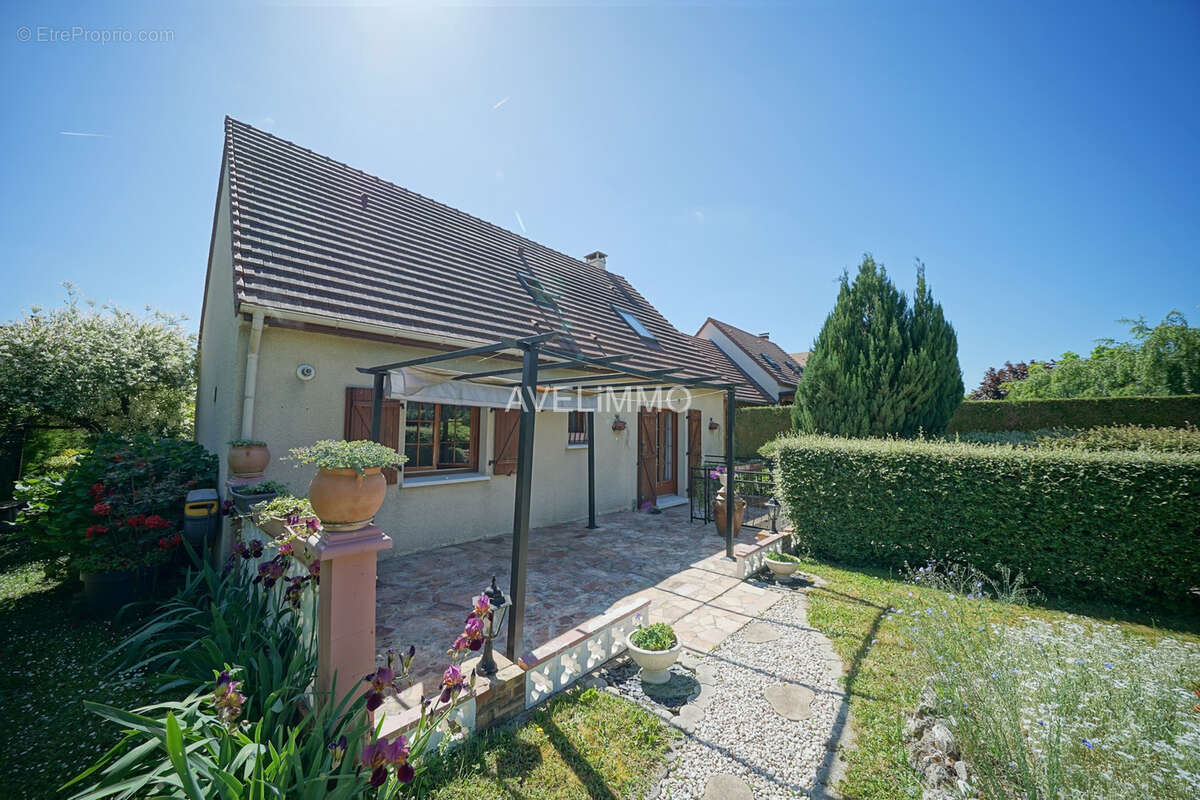 Maison à VILLIERS-SAINT-FREDERIC