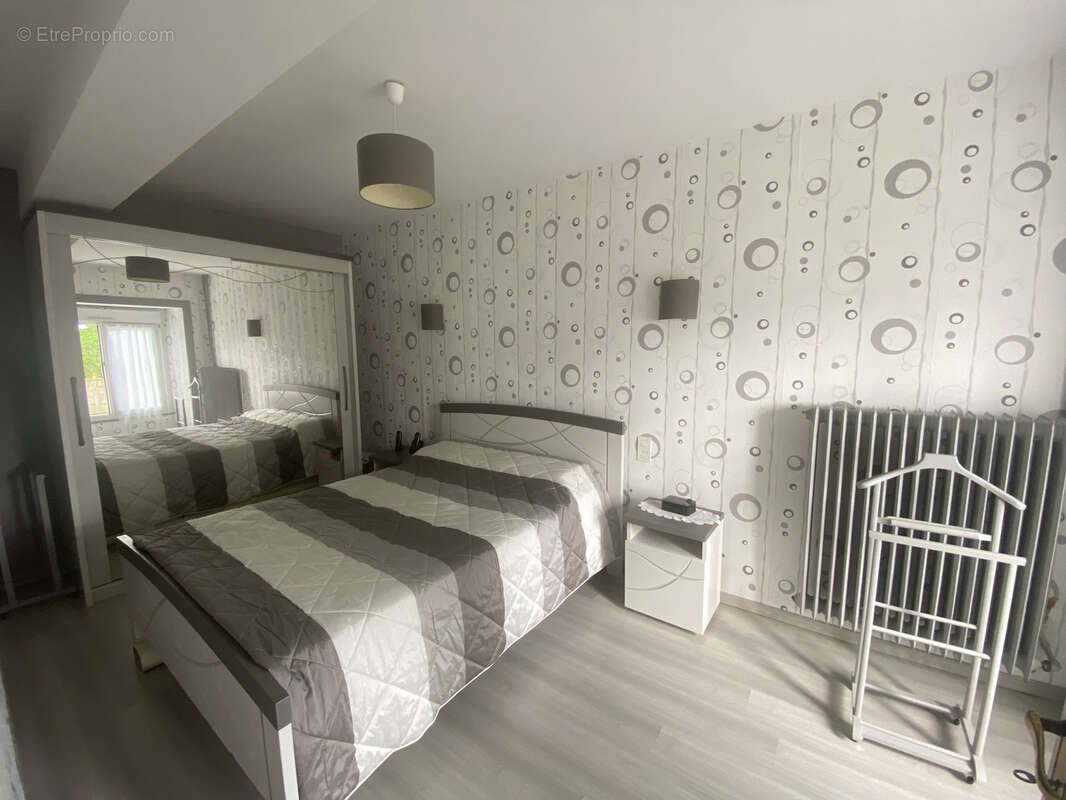 Maison à MONTREUIL-DES-LANDES