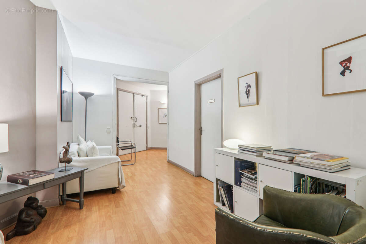 Appartement à PARIS-8E