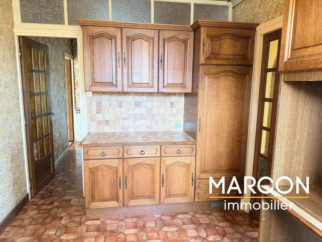 Maison à BUSSIERE-DUNOISE