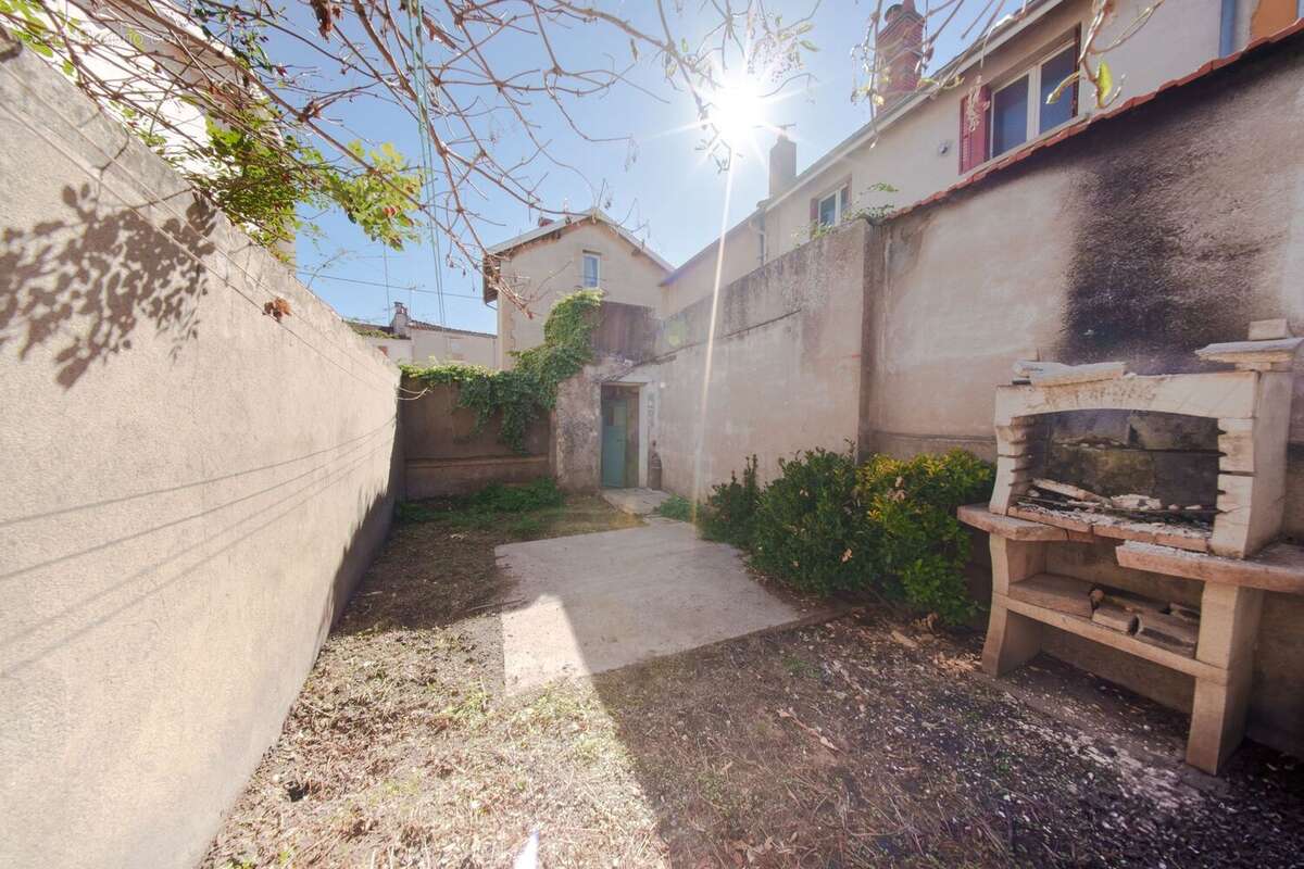 Maison à BRASSAC-LES-MINES