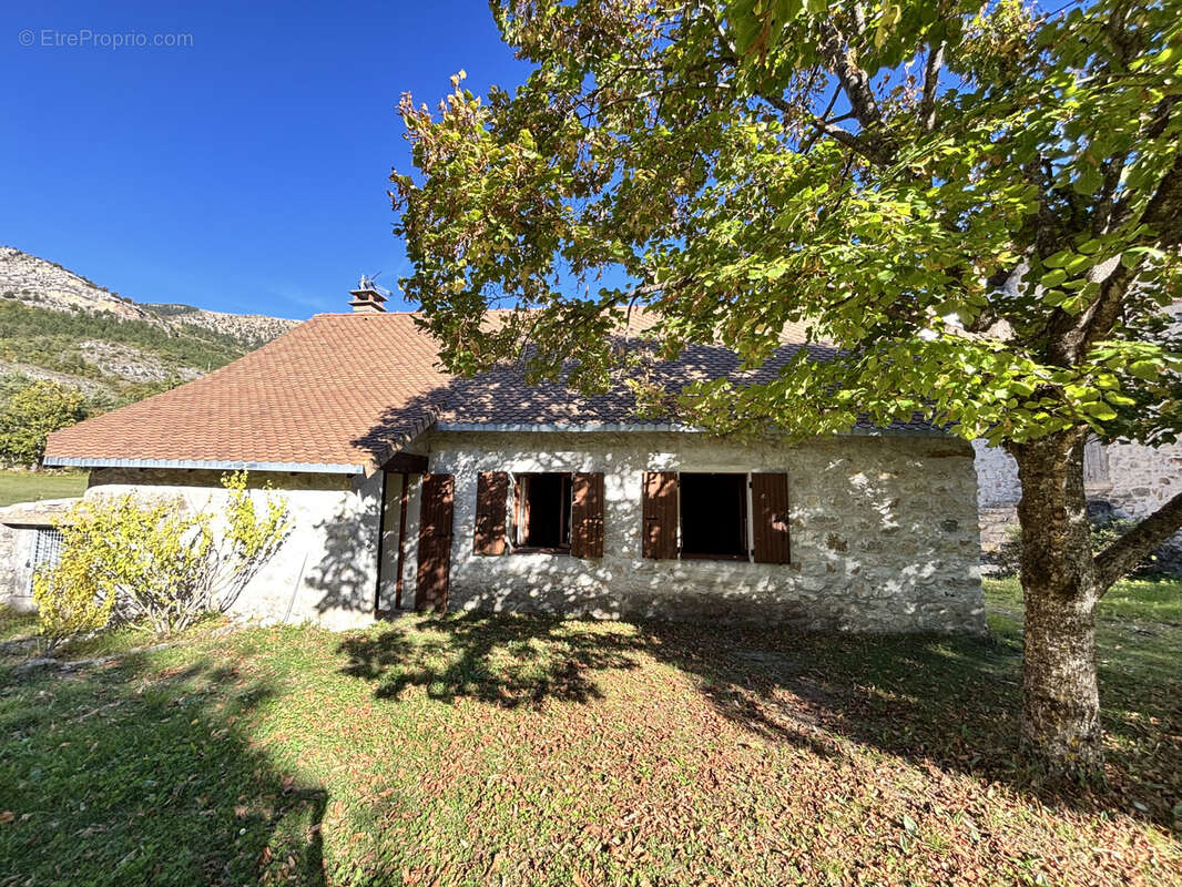 Maison à LA ROCHE-DES-ARNAUDS