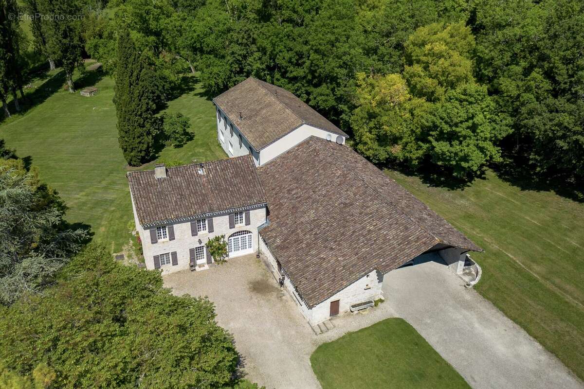 Maison à MONTCUQ