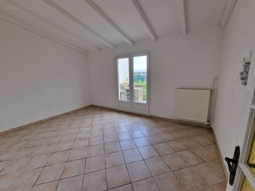 Maison à VILLEMOUSTAUSSOU